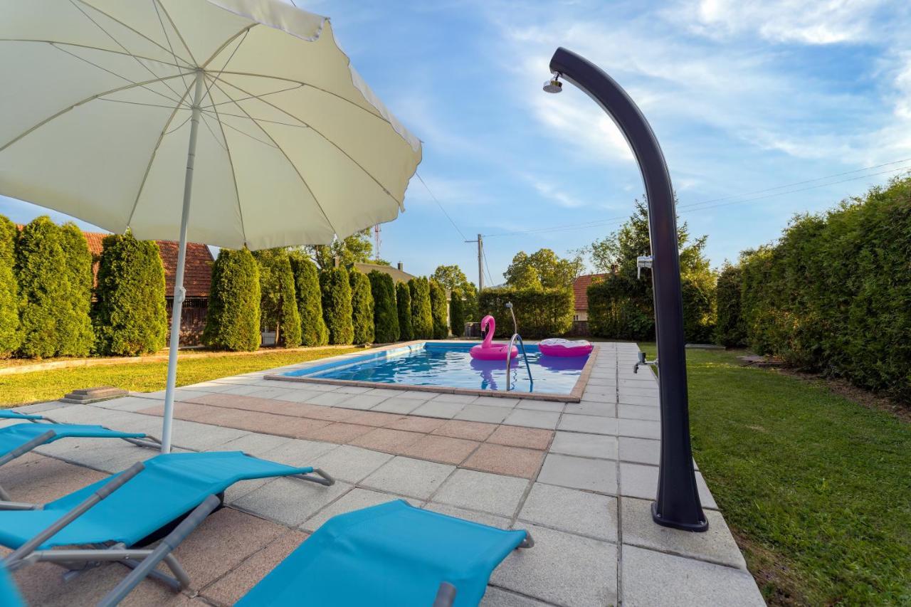 Tomici Villa Tratea - With A Heated Pool מראה חיצוני תמונה